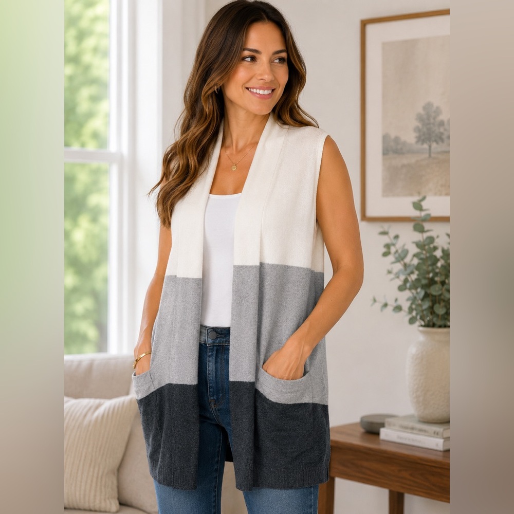 ✨$8 Clear Out ✨Tri-Color Sleeveless Open Cardigan Sweater Peyton Primrose Medium